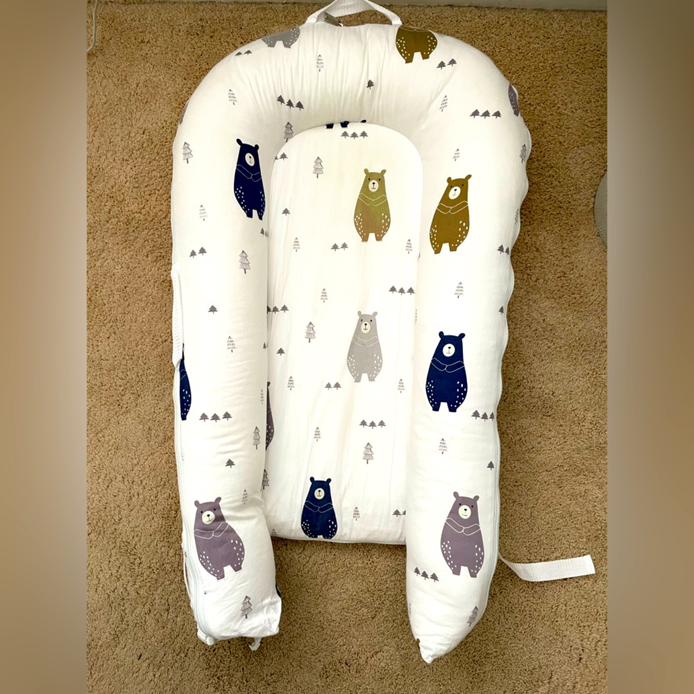 Dock a Tot, Baby Lounger Bear Pattern unisex